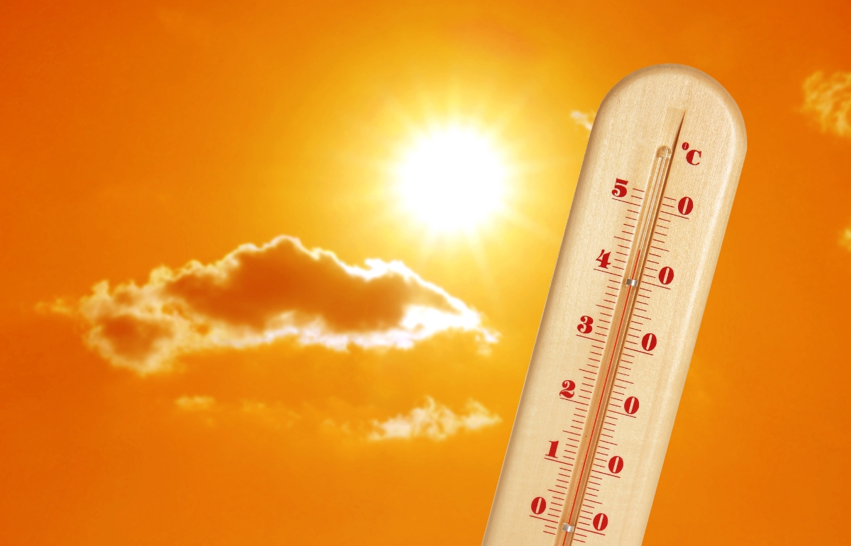 Heatwave Safety Tips showing person in extreme heat in India and protection from high temperature